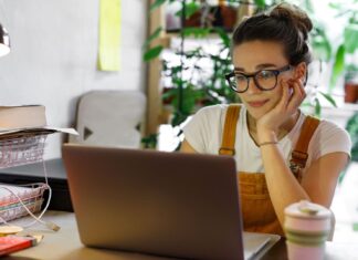 The Commute to the Dining Room Table: The Six Factors that Improve Working from Home