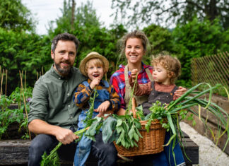Thriving as a Healthy Mom on a Budget: Practical Tips for Nourishing Your Family
