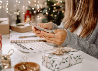 Preparing for Holiday Expenses: How to Budget Smart in October